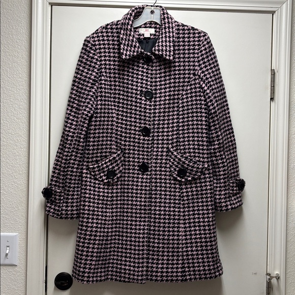 Jennifer Lopez Jackets & Blazers - Jlo Brand Women's Pink and Black Coat | Size Large